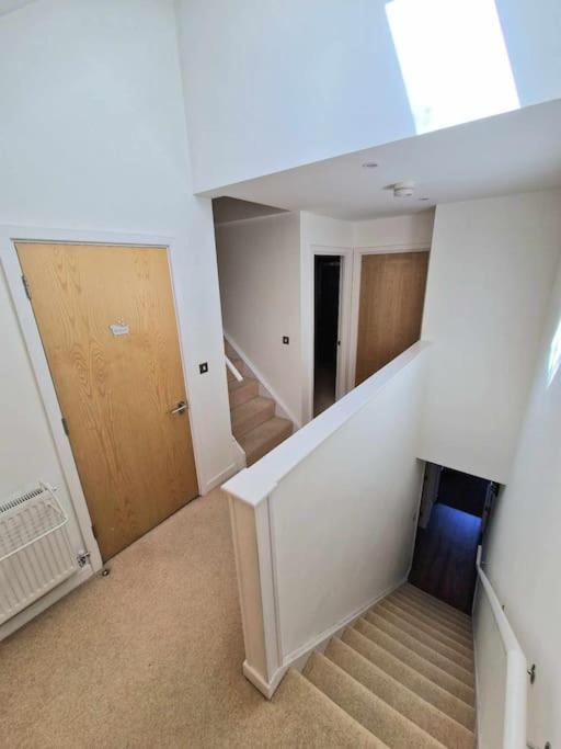 Explore London: 2 Bedroom House In Wood Green Exteriör bild