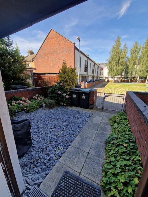 Explore London: 2 Bedroom House In Wood Green Exteriör bild