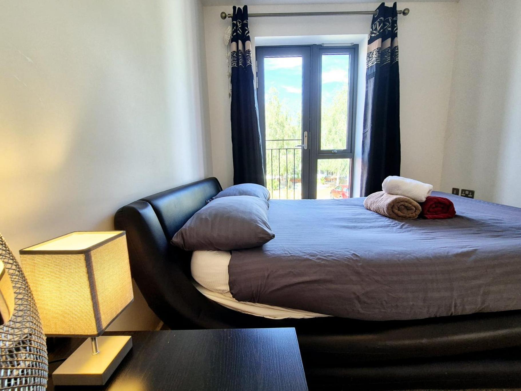 Explore London: 2 Bedroom House In Wood Green Exteriör bild